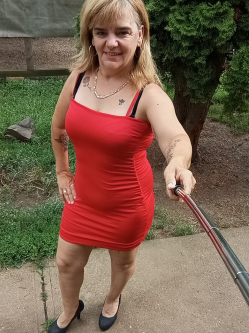 Moncsi, 44 �ves t�rskeres� n�, Hajd�szoboszl�