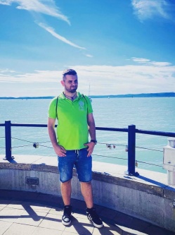Zoltan, 31 �ves t�rskeres� f�rfi, Z�hony