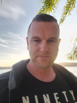 Attila, 42 �ves t�rskeres� f�rfi, Gyulakeszi