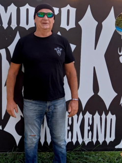 Andr�s, 63 �ves t�rskeres� f�rfi, Hajd�b�sz�rm�ny
