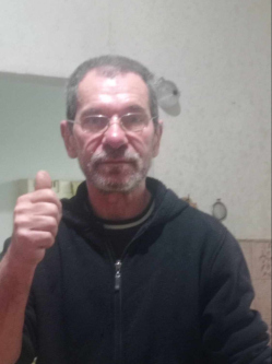 L�szl�, 65 �ves t�rskeres� f�rfi, Kiskunlach�za