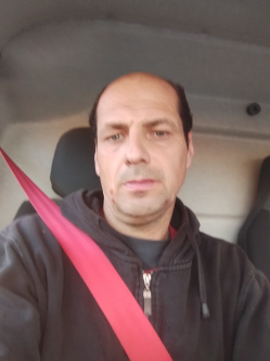 HENRIK, 47 �ves t�rskeres� f�rfi, L�v�
