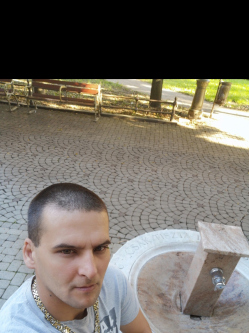 Zsozso, 36 �ves t�rskeres� f�rfi, P�l�ske