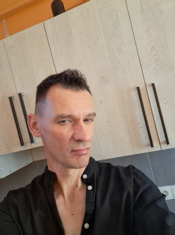 Roli, 51 �ves t�rskeres� f�rfi, Barcs