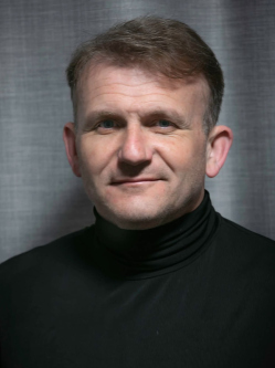 S�ndor, 51 �ves t�rskeres� f�rfi, Szabadsz�ll�s
