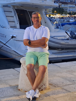 Ervin, 49 �ves t�rskeres� f�rfi, Szerbia egy�b