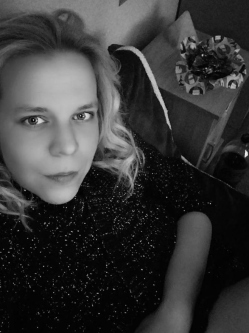 Ildik�, 39 �ves t�rskeres� n�, Budapest