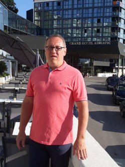 Robi, 59 �ves t�rskeres� f�rfi, Si�fok