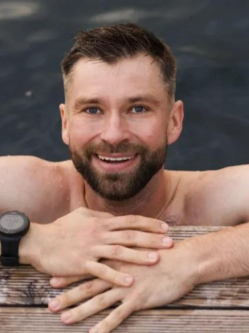Zsolt, 45 �ves szolnoki t�rskeres� f�rfi