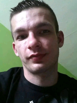 Attila, 32 �ves t�rskeres� f�rfi, Balatonkenese