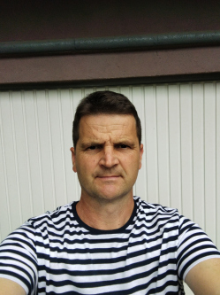 Róbert, 47 éves társkereső férfi, Tiszaújváros