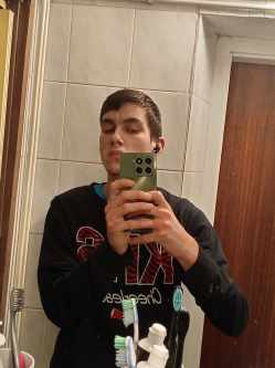 Szabolcs, 23 �ves t�rskeres� f�rfi, Budapest