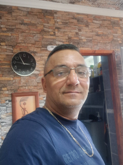 Lajos, 50 �ves t�rskeres� f�rfi, Salg�tarj�n