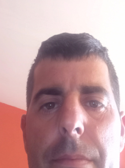 G�bor, 39 �ves t�rskeres� f�rfi, Balatonsz�rsz�