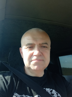 Attila, 50 �ves t�rskeres� f�rfi, Debrecen