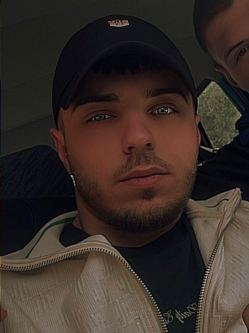 Viktor, 23 �ves t�rskeres� f�rfi, R�ckeve