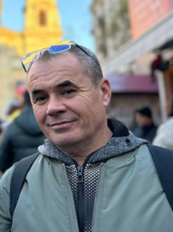 Csaba, 51 �ves t�rskeres� f�rfi, J�szap�ti