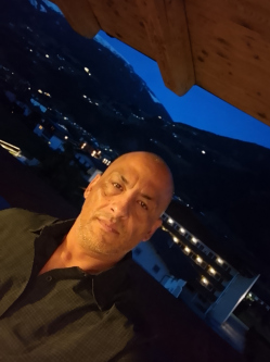 Kriszti�n, 43 �ves t�rskeres� f�rfi, Als�p�hok