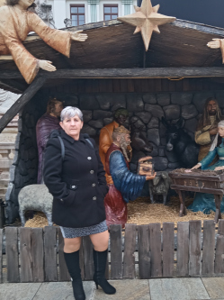Szvetl�na, 54 �ves t�rskeres� n�, Kisb�r