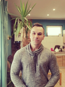 G�bor, 41 �ves t�rskeres� f�rfi, Szeged