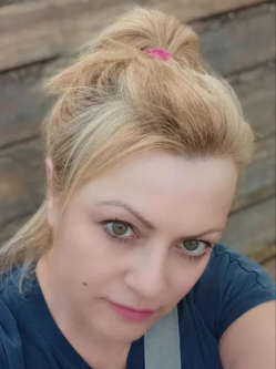 Olga, 41 �ves t�rskeres� n�, Eger