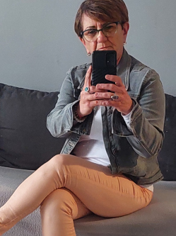 Gizus, 61 �ves t�rskeres� n�, Dunaf�ldv�r
