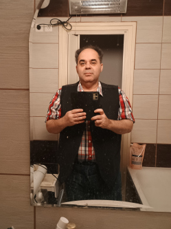 Attila, 55 �ves t�rskeres� f�rfi, B�tonyterenye