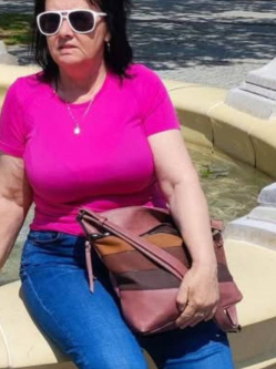 Viki, 65 �ves t�rskeres� n�, Kistelek