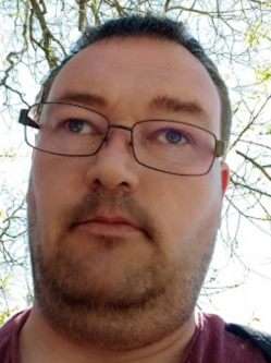 Attila, 42 �ves t�rskeres� f�rfi, Gy�rk�ny