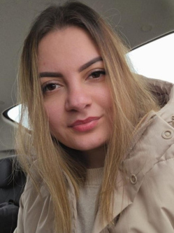 Laura, 26 �ves t�rskeres� n�, Eger
