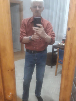 Alex, 70 �ves t�rskeres� f�rfi, Solt