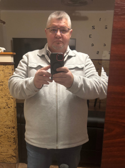 Antal, 51 �ves t�rskeres� f�rfi, Cegl�d