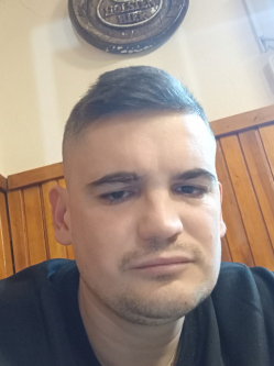 Zsolt, 36 �ves t�rskeres� f�rfi, S�ny�