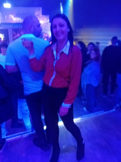 Barbi, 35 �ves t�rskeres� n�, Kisb�r