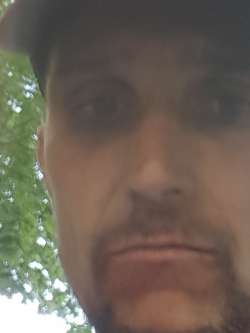 Zoltan, 48 �ves t�rskeres� f�rfi, B�kkszenterzs�bet