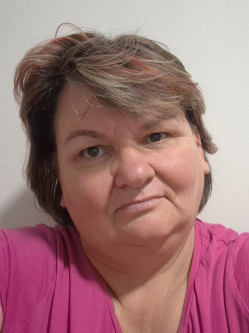 Zsike, 53 �ves t�rskeres� n�, V�l