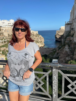 Judit, 56 �ves dunavars�nyi t�rskeres� n�