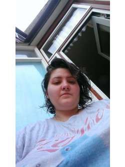 Moncsi, 40 �ves t�rskeres� n�, V�c