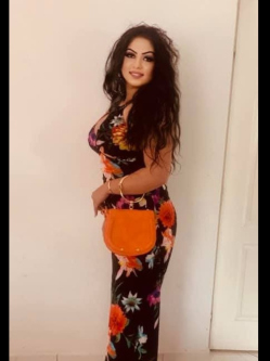 Eszter, 29 �ves t�rskeres� n�, Hamburg