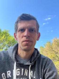 Zsolt, 37 �ves t�rskeres� f�rfi, Ny�regyh�za