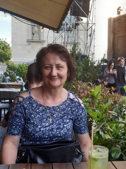 Zsuzsanna, 61 �ves t�rskeres� n�, Tisza�jv�ros