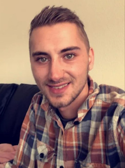 Tivadar, 33 �ves t�rskeres� f�rfi, Kecskem�t