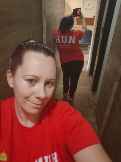 Erika, 36 �ves t�rskeres� n�, Kunfeh�rt�