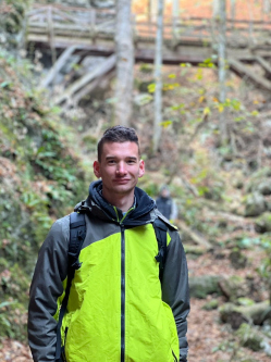 Martin, 26 �ves t�rskeres� f�rfi, P�ty