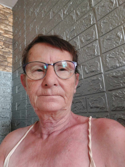 Marcsi, 63 �ves t�rskeres� n�, Nagyk�r�s