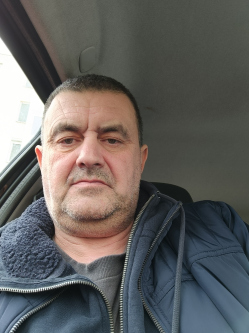 Lori, 53 �ves t�rskeres� f�rfi, Ludas