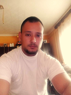 Ferenc, 30 �ves t�rskeres� f�rfi, Apc