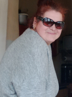 Roz�lia, 51 �ves t�rskeres� n�, Sarkad