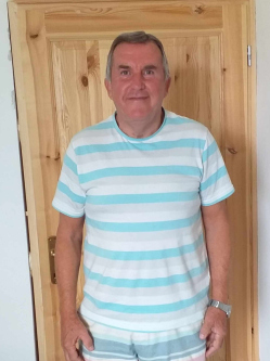 Laszlo, 62 �ves veresegyh�zi t�rskeres� f�rfi