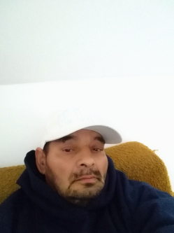 Marcell, 49 �ves salg�tarj�ni t�rskeres� f�rfi